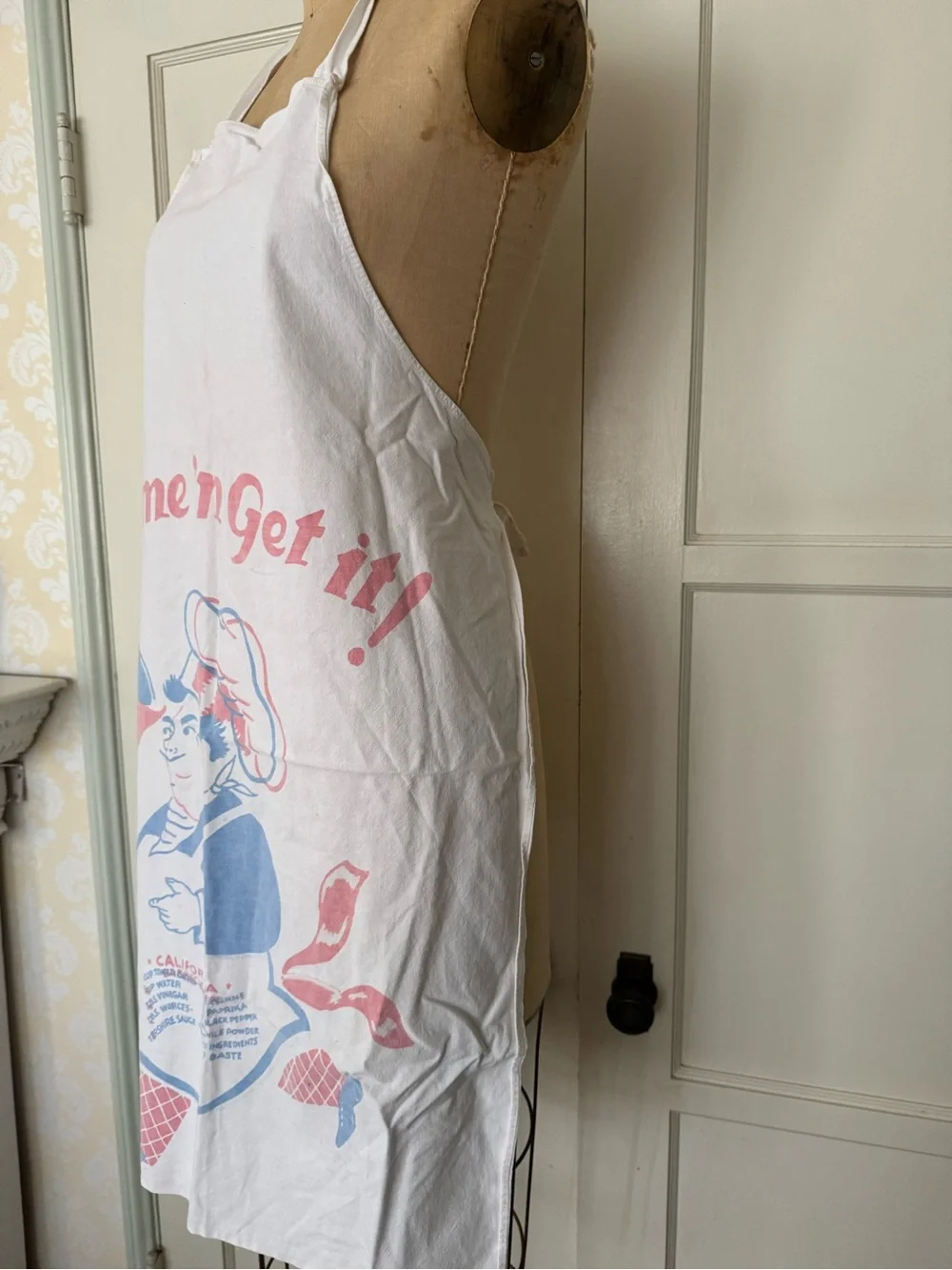 Vintage White Cotton 'Come 'n Get It' Graphic Kitchen Apron